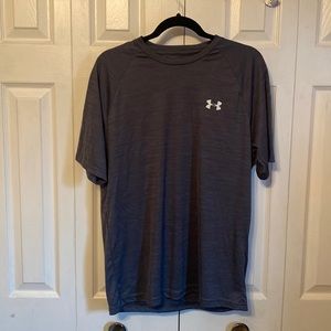 Under Armour loose heat gear M t shirt